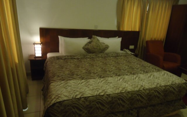 Ave Maria Hotel