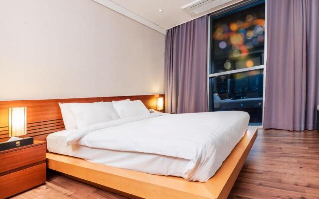 J-One Hotel