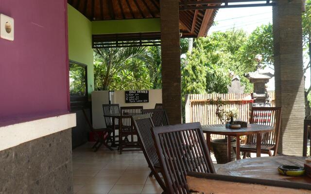 Nana Homestay