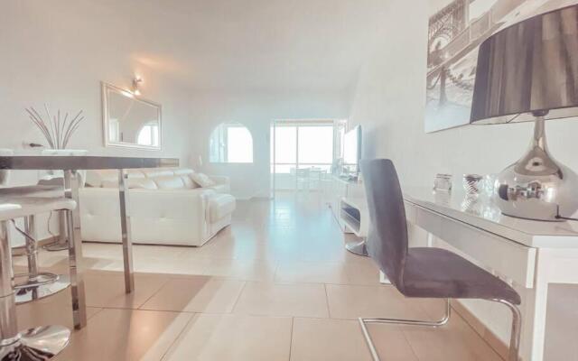Ocean view apartment in Callao Salvaje CS123