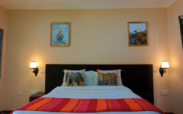 Tasha Lodge and Tours