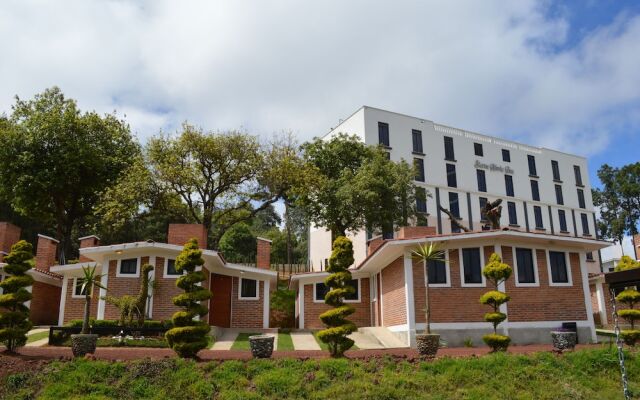 Hotel Sierra Norte Inn