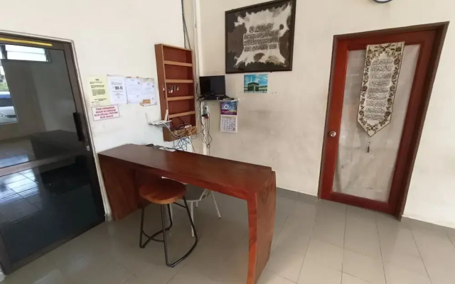 OYO 90868 Oba Hotel