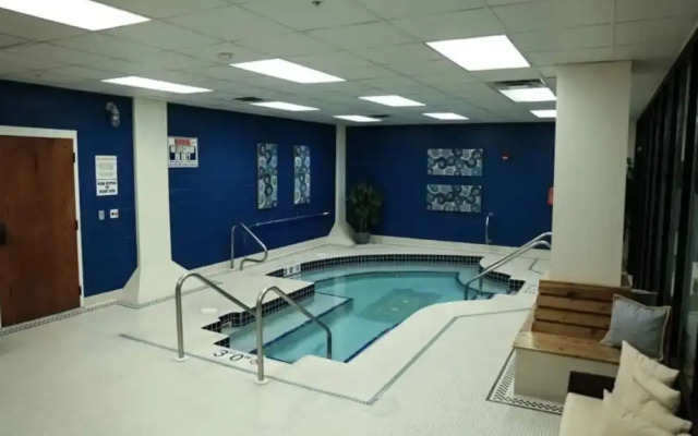 2 BR Weston Apt by Frontdesk