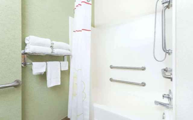 Hawthorn Suites By Wyndham Kingsland