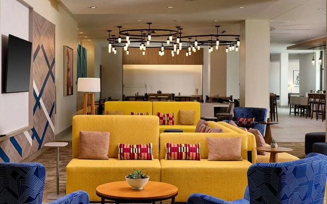 Hilton Garden Inn Grapevine at Silverlake Crossing
