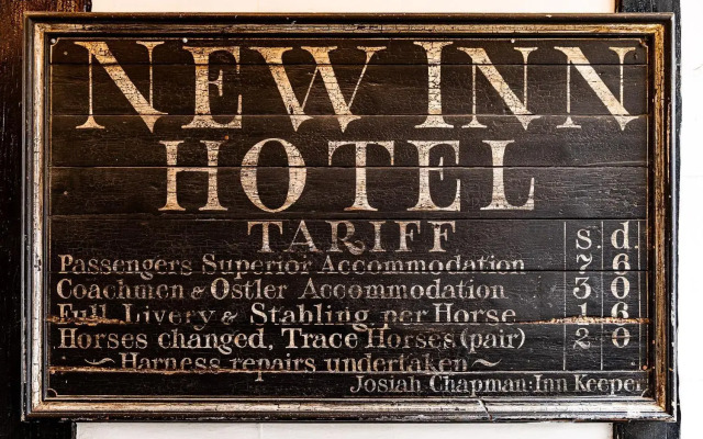 The New Inn by Roomsbooked