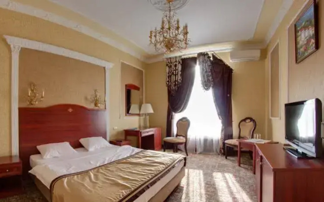 Pirosmani Hotel