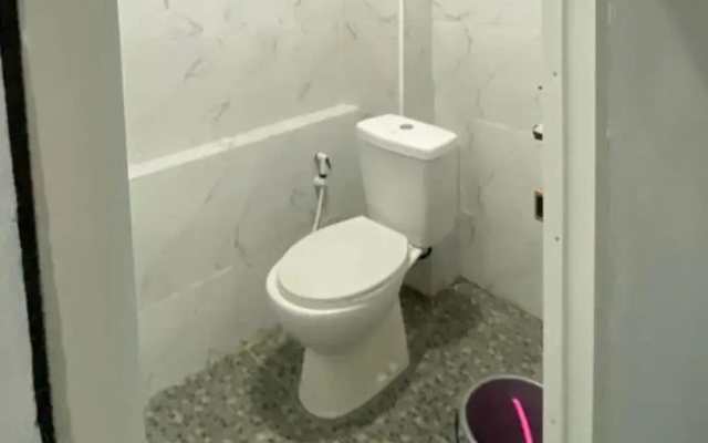 OYO 95038 Khanza Stay