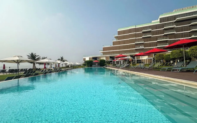 Waves - Premium Seaside Retreat With Private Beach