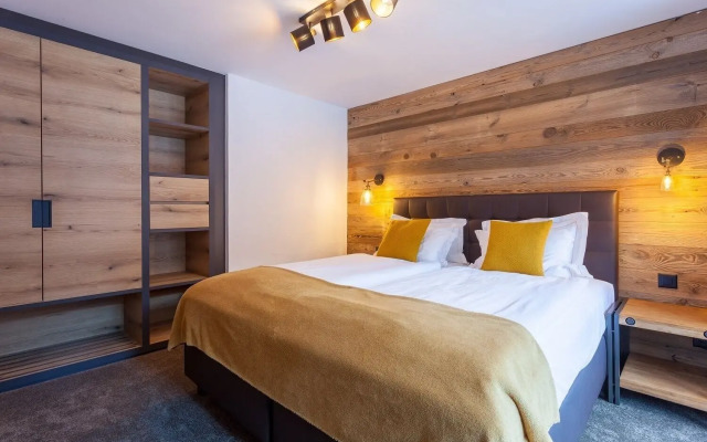 22 Summits Apartments
