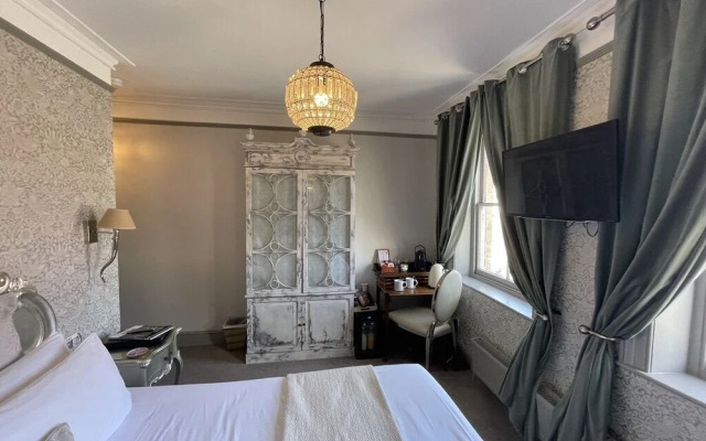 The Kingsbury at No7 & No8