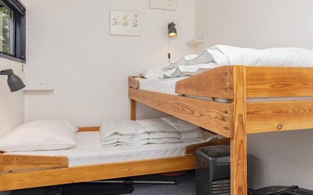 6 Person Holiday Home in Vaeggerlose