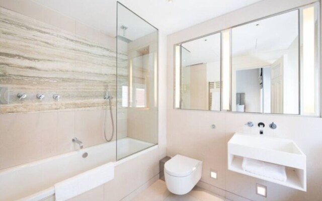 Exclusive 2 Bed in Mayfair with Private Terrace