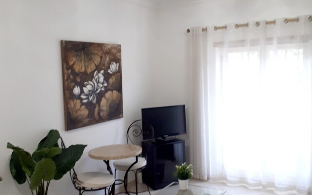 Apartment With One Bedroom In Olhos De Agua, With Shared Pool, Furnished Terrace And Wifi