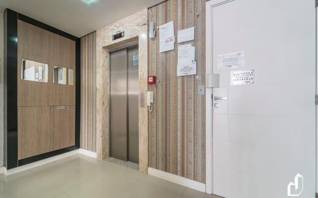 Apartamento com 03 dormitórios