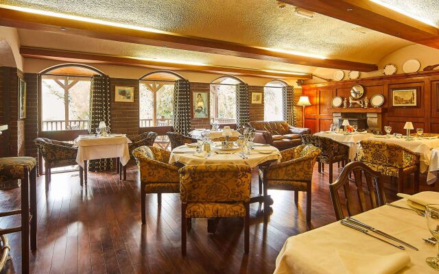 The Cedar Lodge Hotel and Restaurant