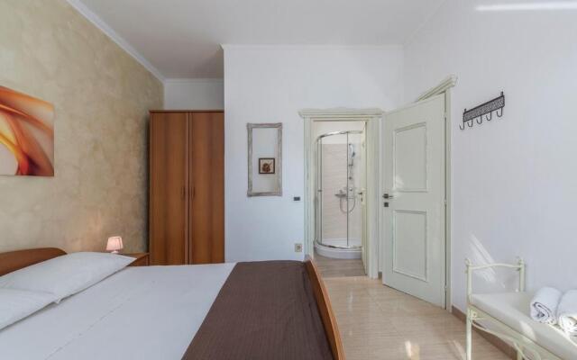 Apartment Complex Orzan Lovrecica