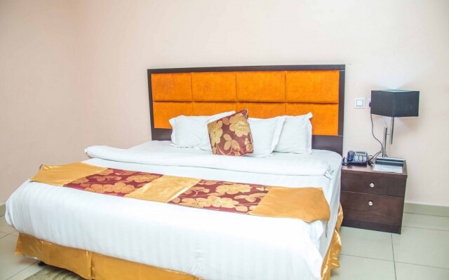 Royal Crest Hotel & Suites