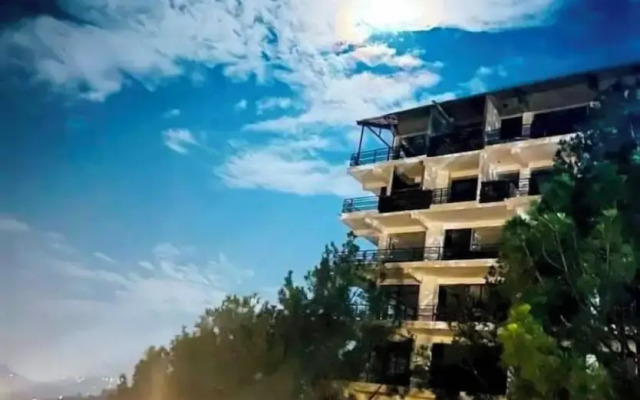Kasauli hill Crest