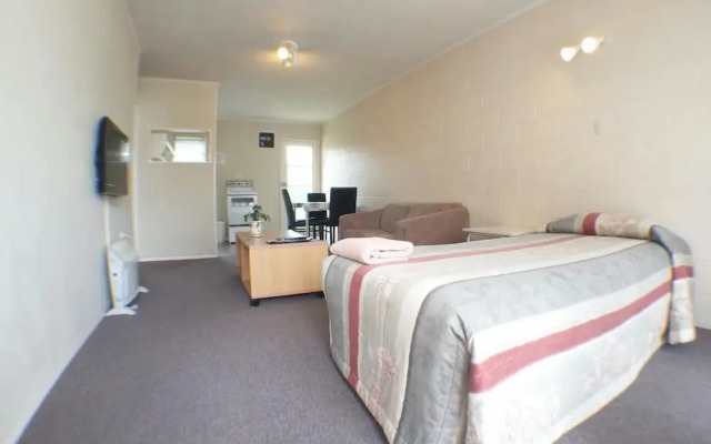 Takanini Park Motor Lodge