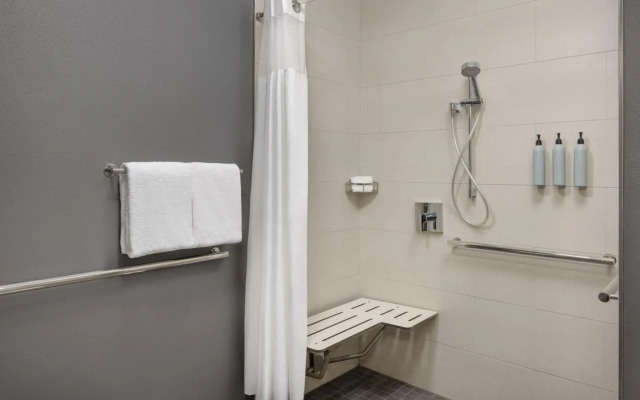Courtyard by Marriott Edison Woodbridge