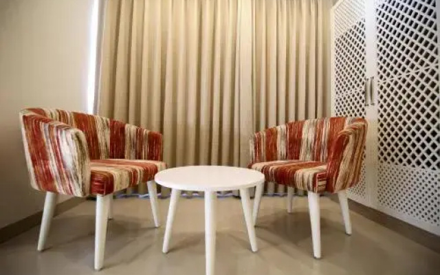 Hotel Ratangarh Palace