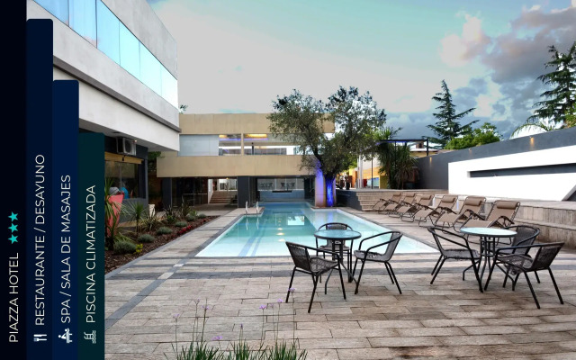 Piazza Hotel