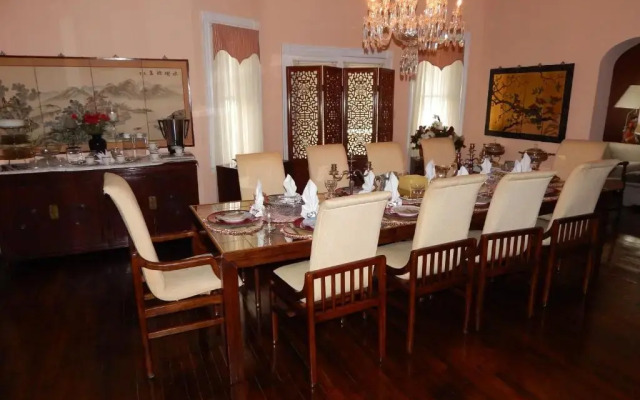 Château sur Mer Bed & Breakfast