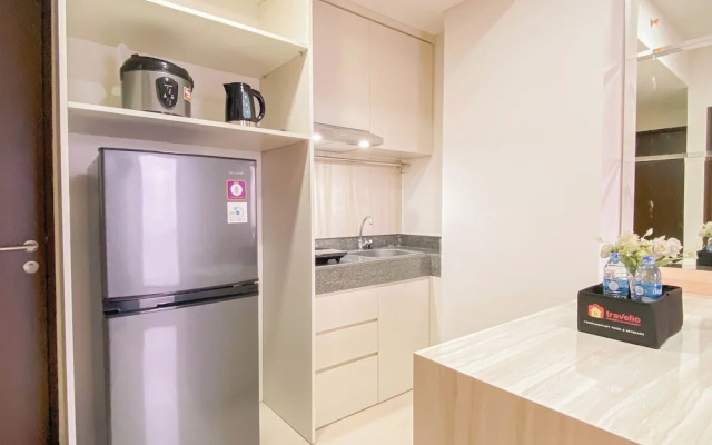 Modern Look 2BR Corner Transpark Cibubur Apartment