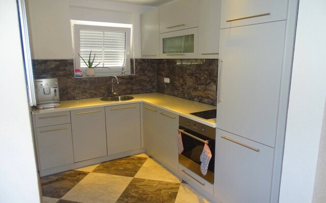 Holiday House Viktoria With Pool For 14 People
