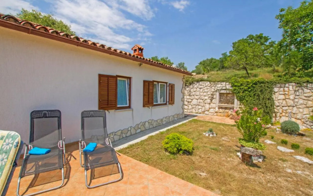 Roža in Sveti Bartol (Haus für 2-3 Personen)