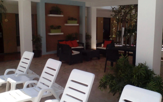 Azteca Inn