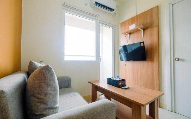 Functional and Artistic 2BR Green Pramuka Apartment