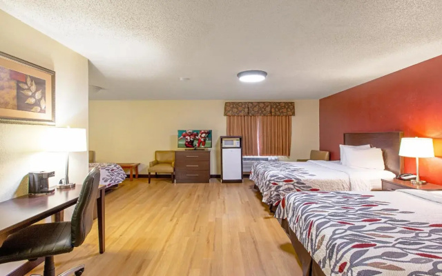 Red Roof Inn & Suites Omaha - Council Bluffs