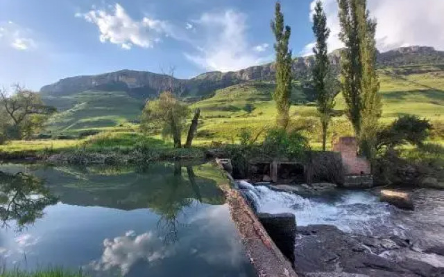 Woodcliffe Country House