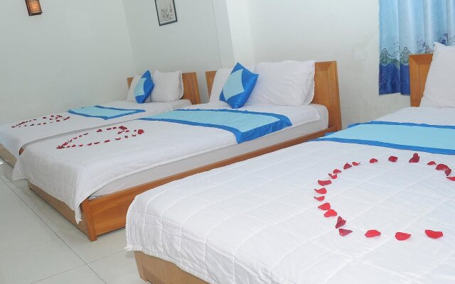 Queen Hotel 2