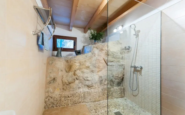 CAL TIO - Chalet With Terrace in Caimari. Free Wifi