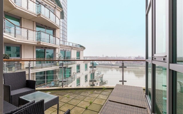 Full River View 3-bedroom Very Large Flat