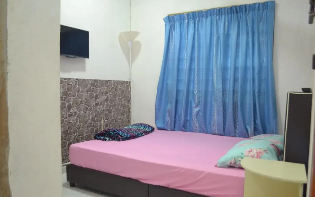 Batu Maung Sempoi Inn And Cafe
