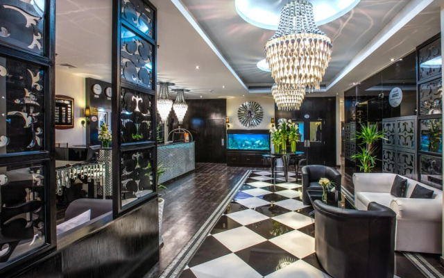 Loumage Hotel & Suites