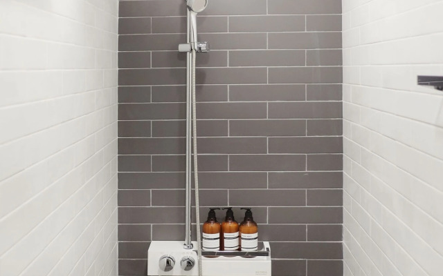 The Cube Hotel - Hostel