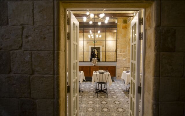 Senglea Suites