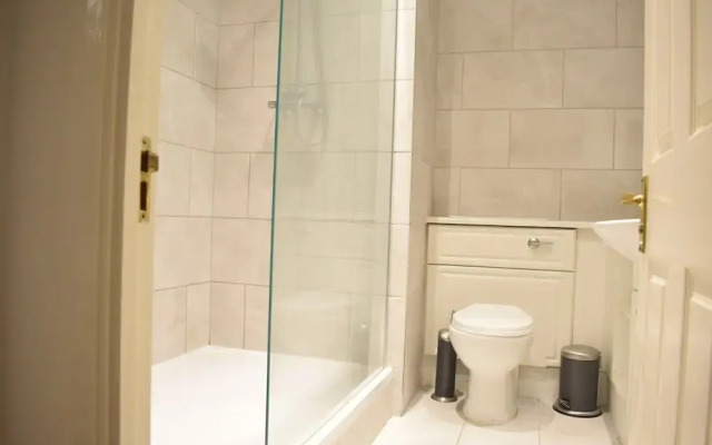 Modern 1 Bedroom Apartment Near London Bridge