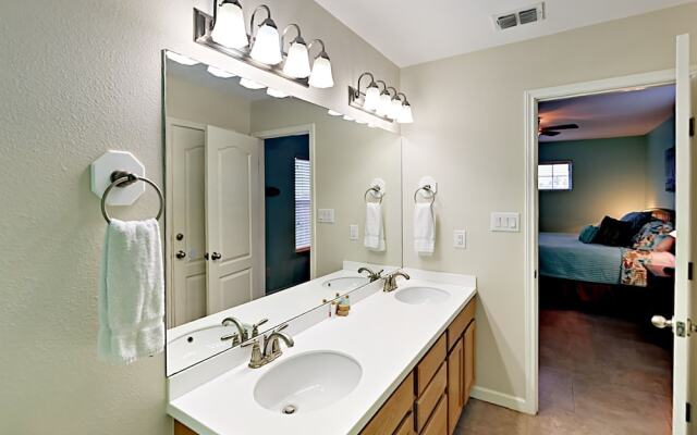 Doodle Digs - Three Bedroom Home