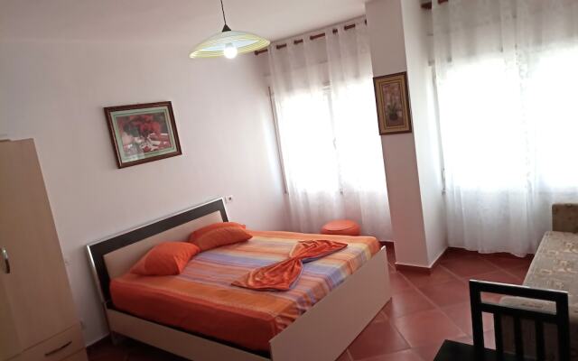 Apartment Shkëmbi i Kavajës Beach,