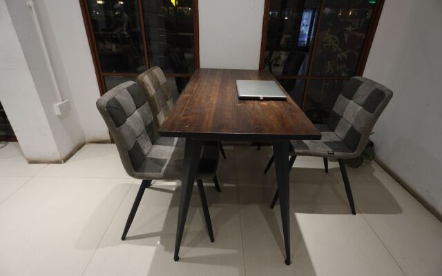 OYO 92988 City Room