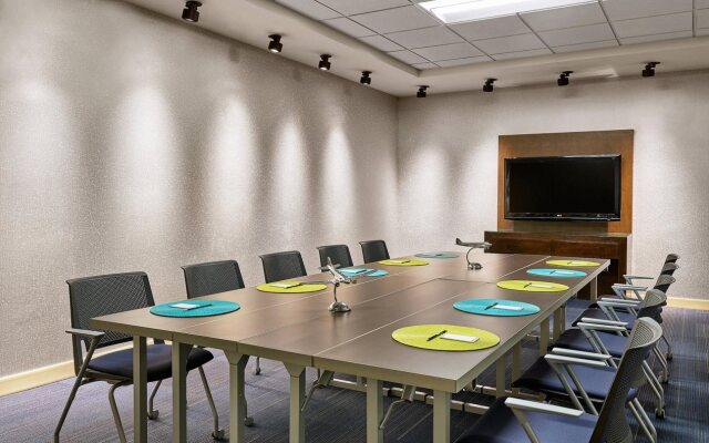 Aloft Denver Airport at Gateway Park