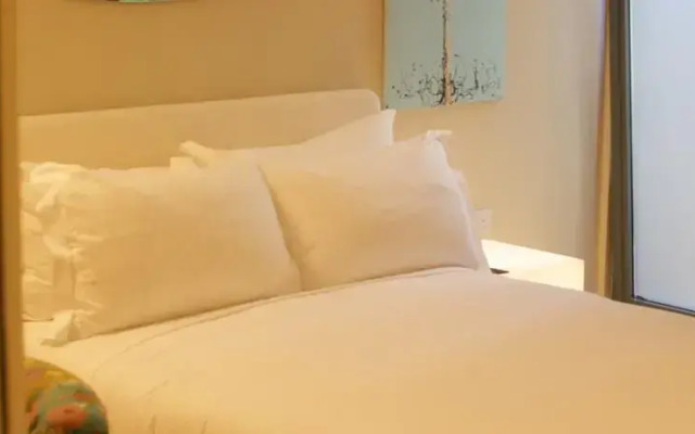 Merino Hospitality - The English Rose