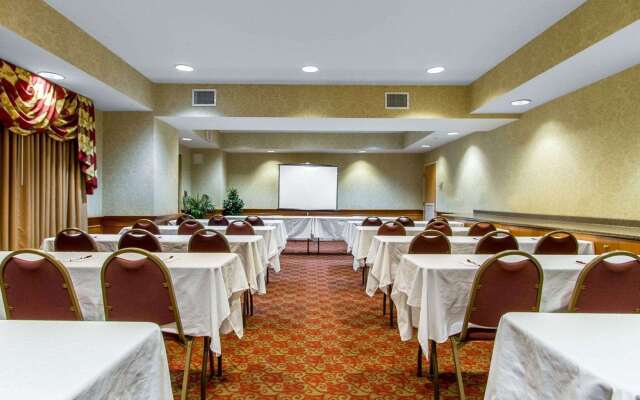 Comfort Suites Airport